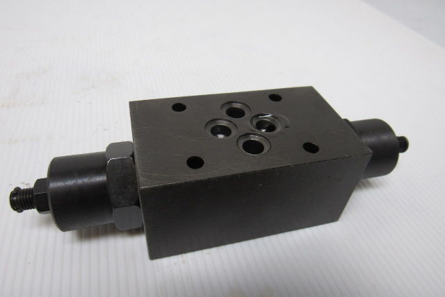 Kayaba TCOC-02-A Pileup Hydraulic Flow Control Manifold Block
