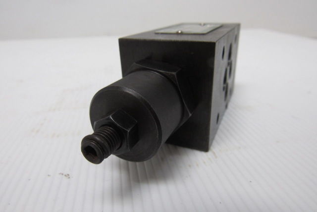 Kayaba TCOC-02-A Pileup Hydraulic Flow Control Manifold Block