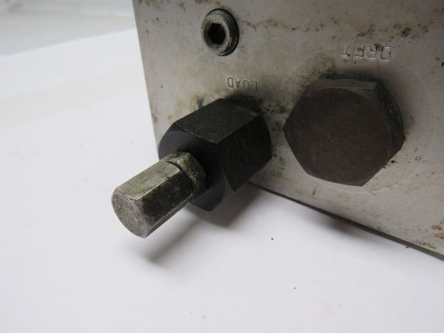 Hydraulic Manifold Block  From Raymond Pacer Model 60 Forklift