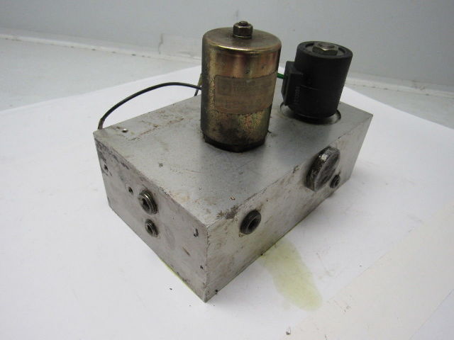 Hydraulic Manifold Block  From Raymond Pacer Model 60 Forklift