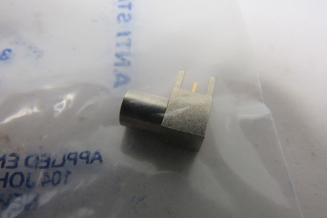AEP 3042-7511-000 Mini RF 90° Connector Lot Of 10