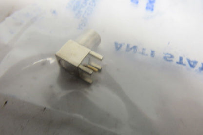 AEP 3042-7511-000 Mini RF 90° Connector Lot Of 10