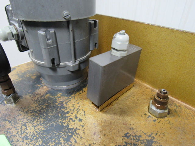 MECAFLUID GR 208 LM 01 Oil Pump Assembly W/ Tank 220/380V 50/60 Hz Tested
