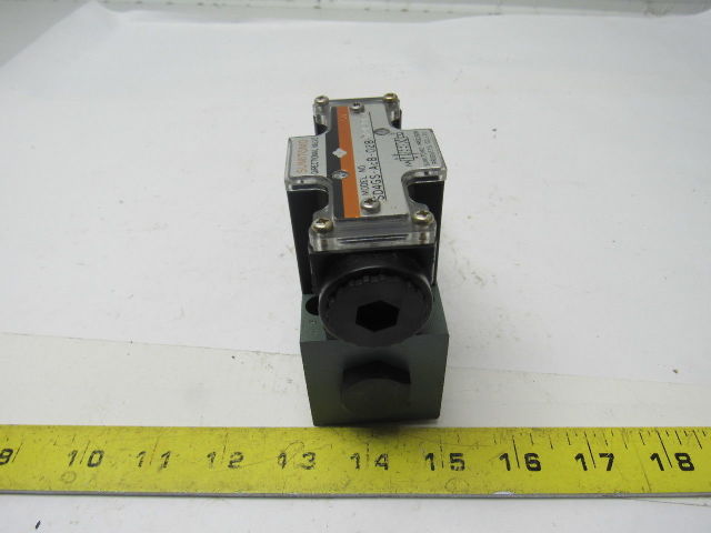 Sumitomo SD4GS-AcB-02B-D24-21-Z WD-21B-07 Directional Control Valve 24VDC