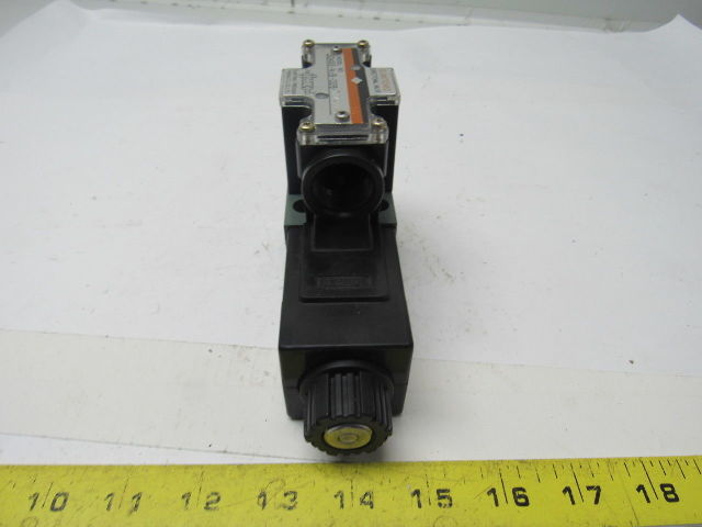 Sumitomo SD4GS-AcB-02B-D24-21-Z WD-21B-07 Directional Control Valve 24VDC