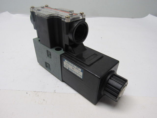 Sumitomo SD4GS-AcB-02B-D24-21-Z WD-21B-07 Directional Control Valve 24VDC
