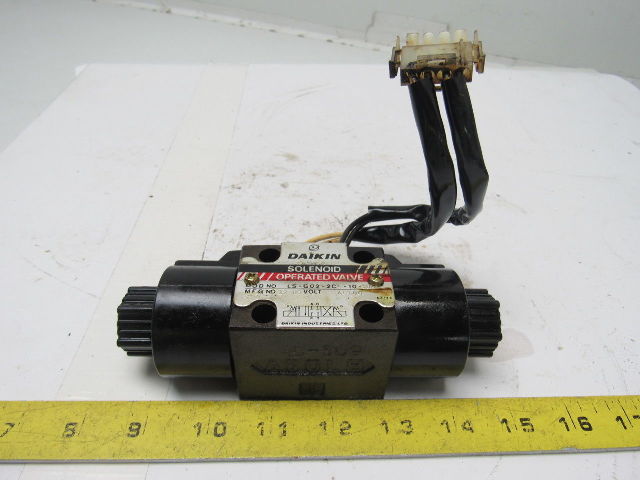 Daikin LS-G02-2CA-10-50S Hydraulic Solenoid Control Valve 100V Coil