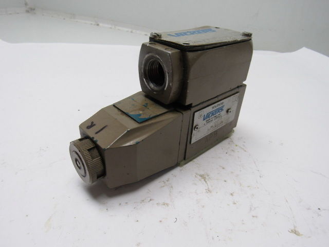Vickers DG4V-3-7A-M-W-B-7-30 Hydraulic Solenoid Valve 110V Coil 3000PSI