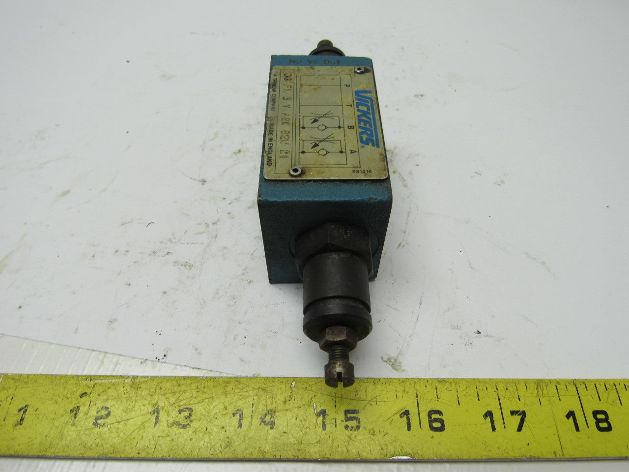 Vickers DGMFN-3-Y-A2W-B2W-21 Modular Valve Flow Regulator