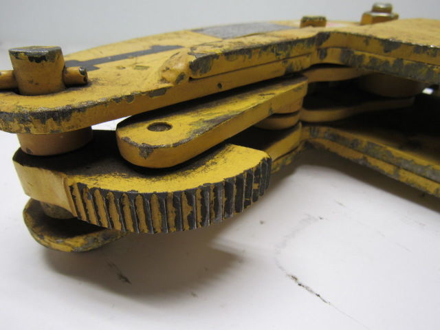 Safety Clamps VL-UNIV SPEC 1 Ton Capacity Vertical Lifting Clamp 3-1/2"-4-1/4"
