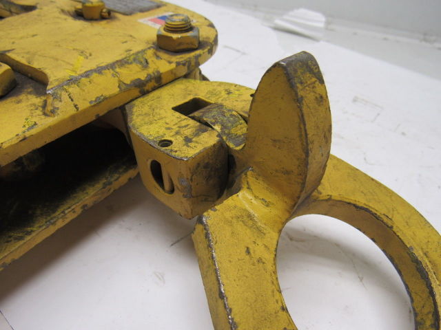 Safety Clamps VL-UNIV SPEC 1 Ton Capacity Vertical Lifting Clamp 3-1/2"-4-1/4"