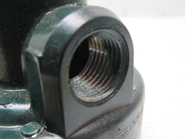 J.D.B. Dense Flow Regulator 1/2"NPT Jet Green