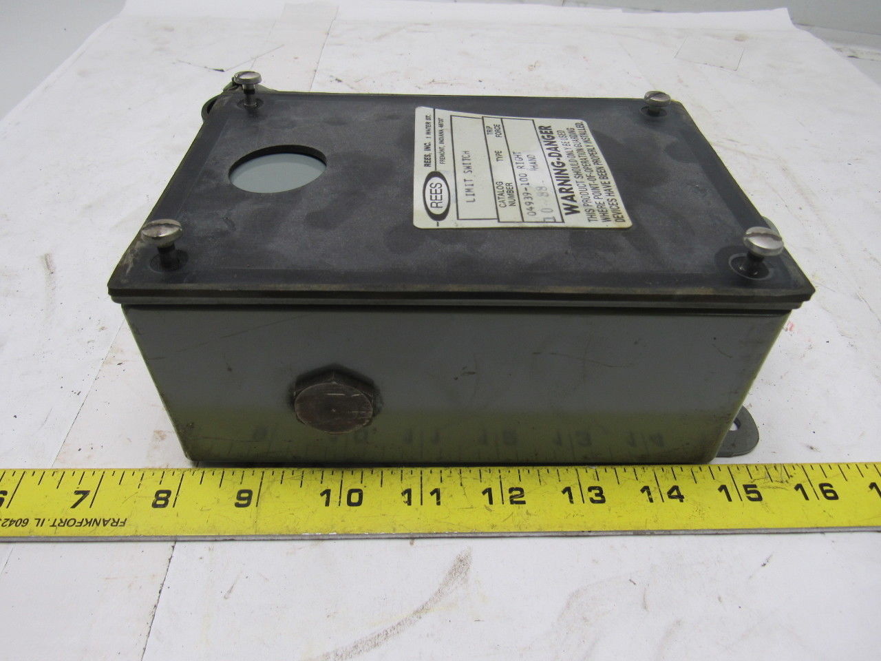 Rees 04939-100 Roller Lever Electric Limit Switch Right Hand