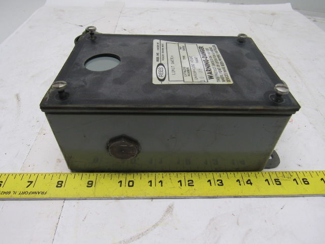Rees 04939-100 Roller Lever Electric Limit Switch Right Hand