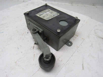 Rees 04939-100 Roller Lever Electric Limit Switch Right Hand