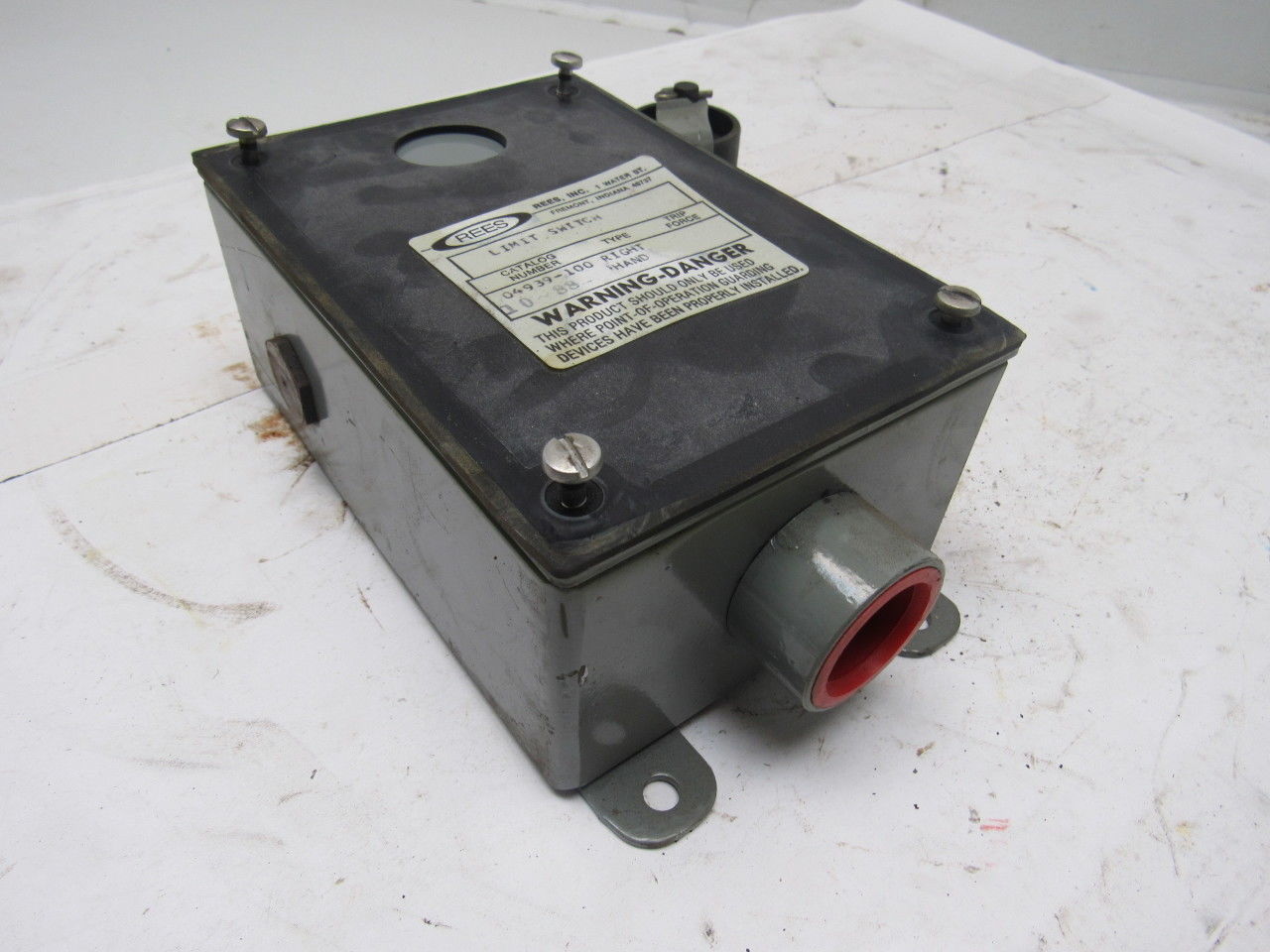 Rees 04939-100 Roller Lever Electric Limit Switch Right Hand