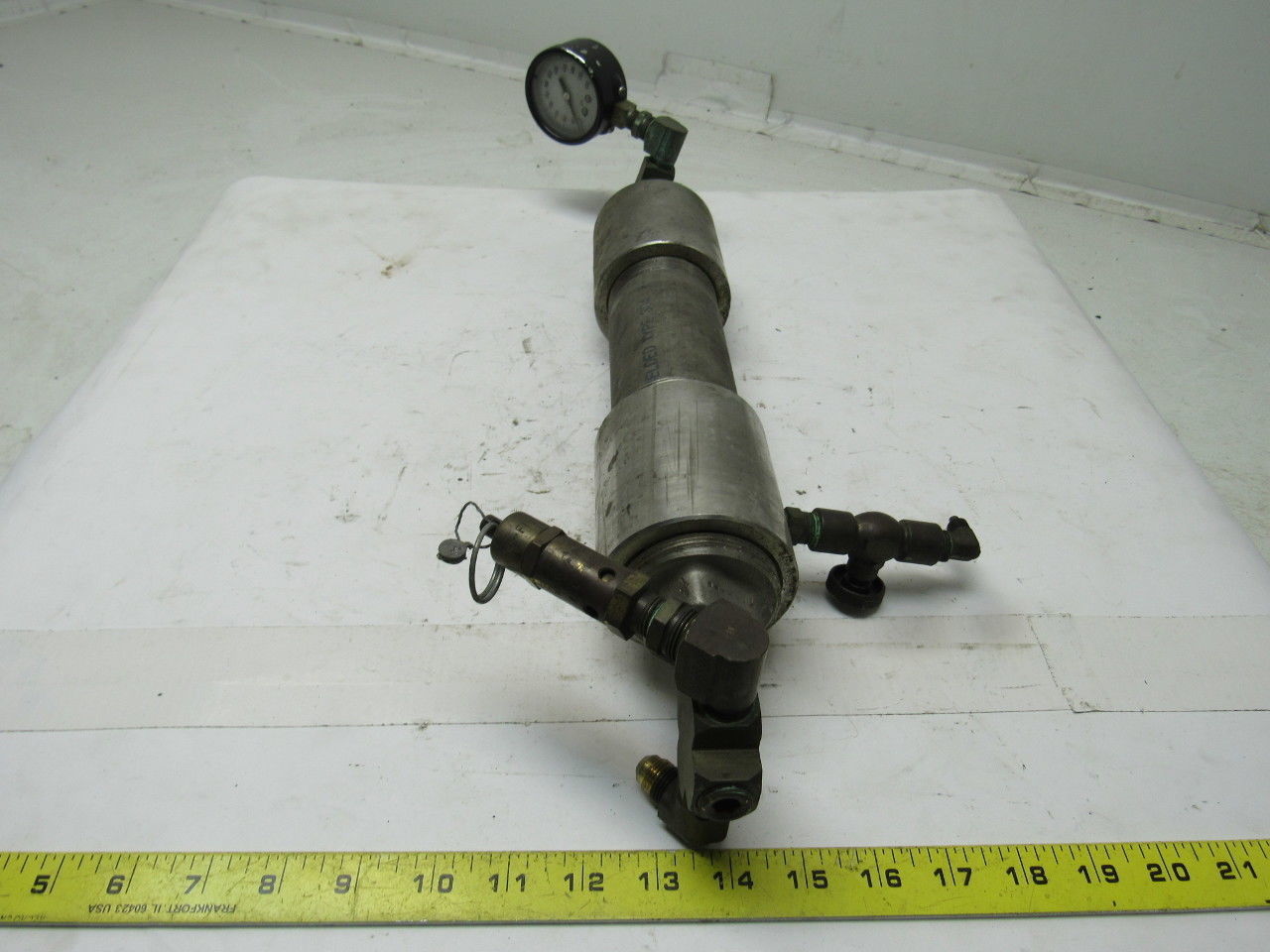 Camco 304 Stainless 2" Dia. Accumulator W/Gauge & Pop Off Valve
