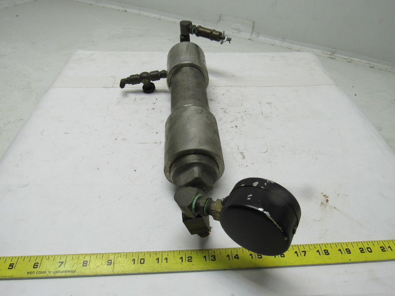 Camco 304 Stainless 2" Dia. Accumulator W/Gauge & Pop Off Valve