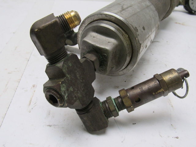 Camco 304 Stainless 2" Dia. Accumulator W/Gauge & Pop Off Valve