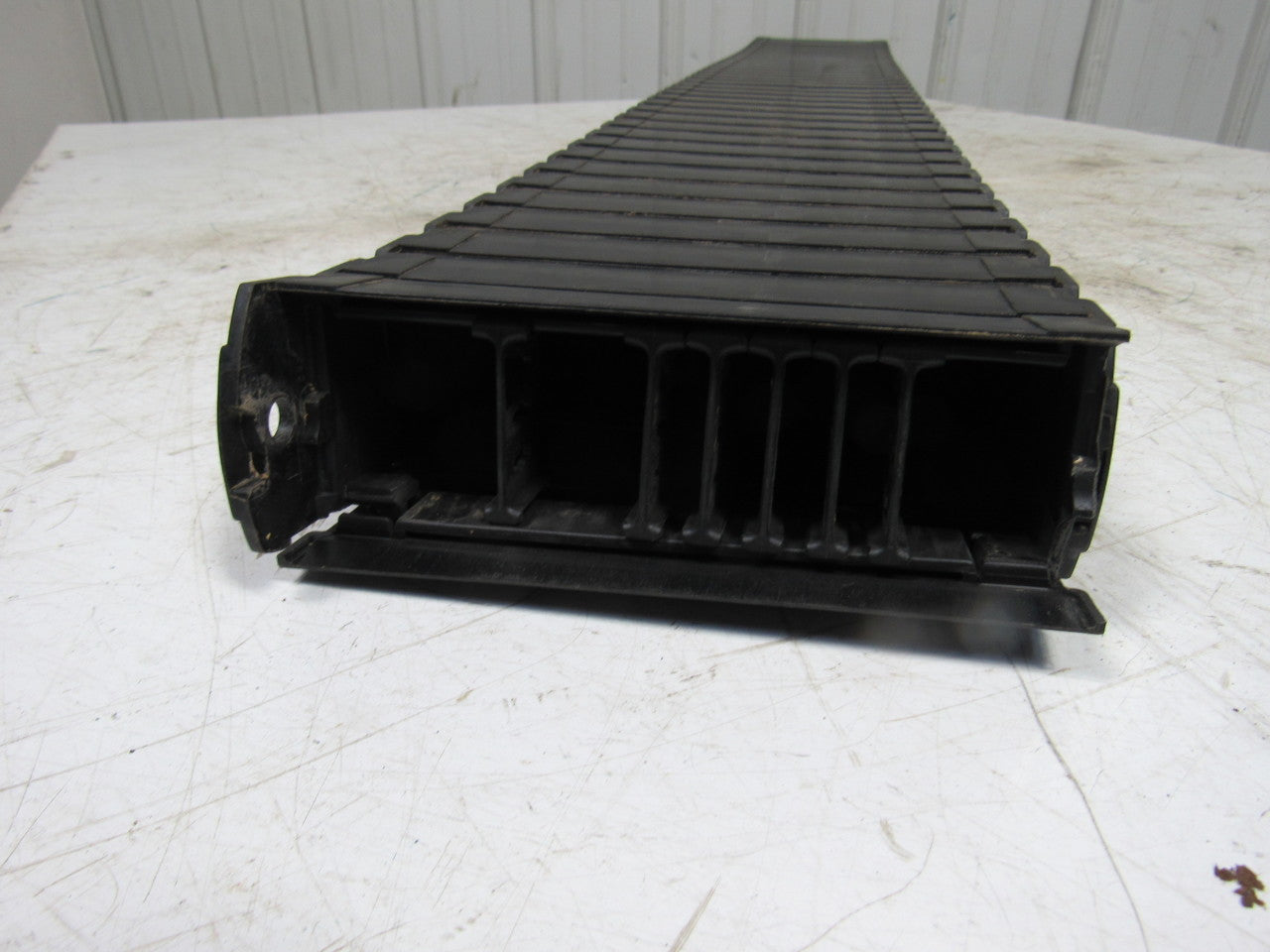 Igus 68.3.250 Energy Chain Wireway Cable Carrier 53" X 7-5/8"