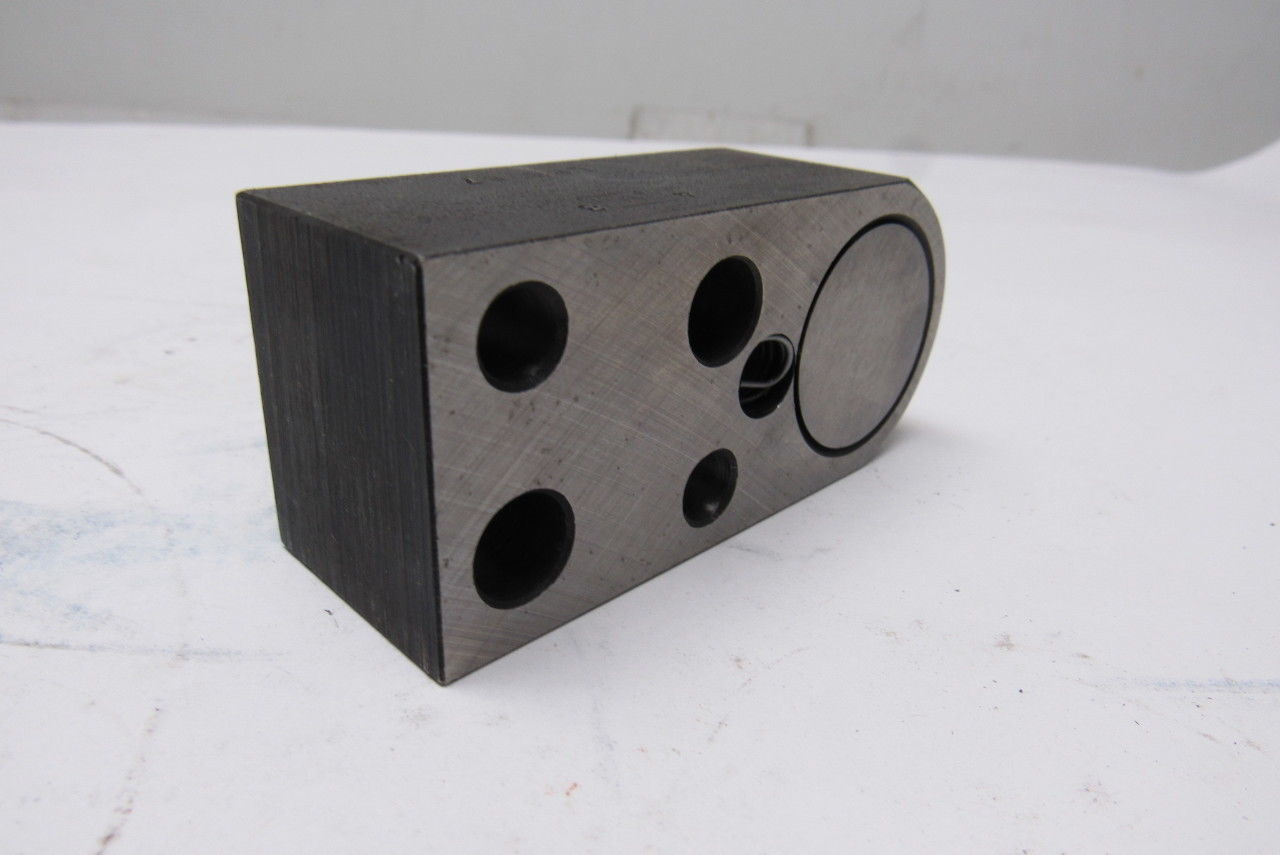 DAYTON LRE-87 LAMINA Alloy Steel Punch Retainer New In Box Lot/1 Tooling