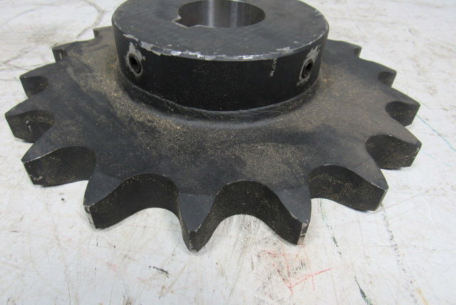 Martin 180B18 #180 Single Row Sprocket 2-7/8" Keyed Bore 18 Tooth