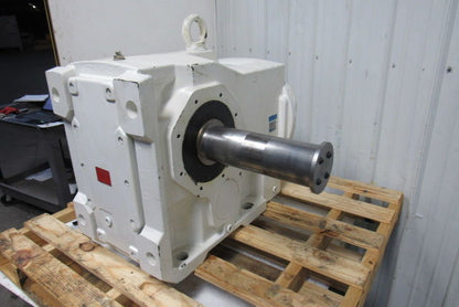 NORD GEAR 9082XZ-N210TC 82.88:1 Speed Reducer Gearbox Right Angle 06200 In/Lb.