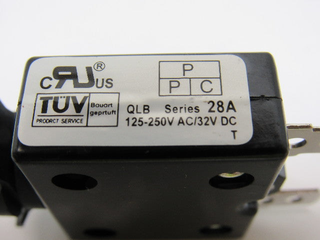 TUV 28A 125-250 VAC 32 VDC Push Reset Thermal Circuit Breaker Box Of 900