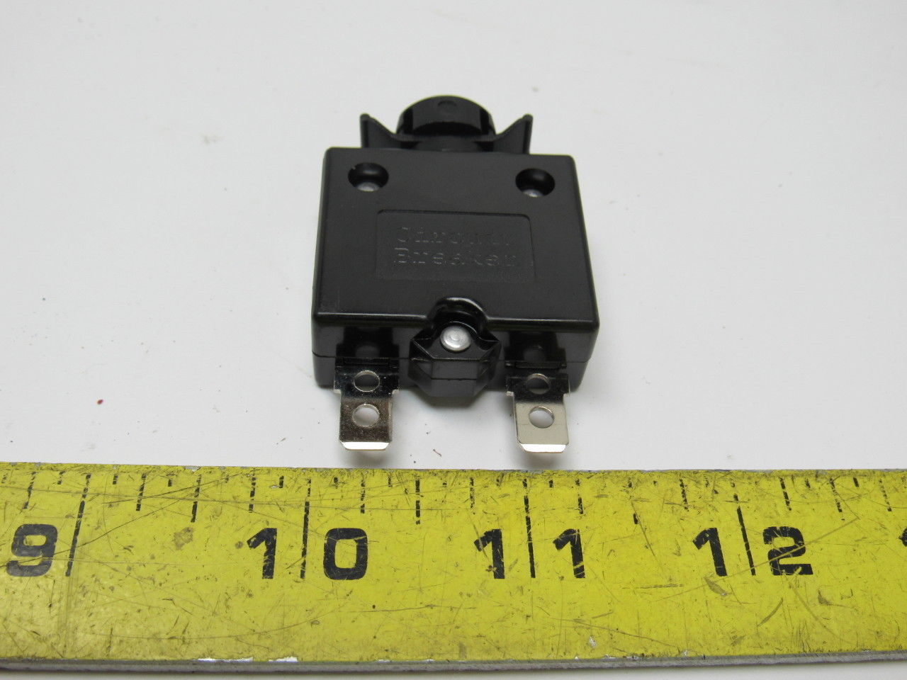 TUV 28A 125-250 VAC 32 VDC Push Reset Thermal Circuit Breaker Box Of 900