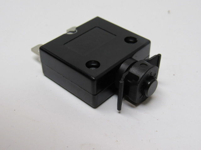 TUV 28A 125-250 VAC 32 VDC Push Reset Thermal Circuit Breaker Box Of 900
