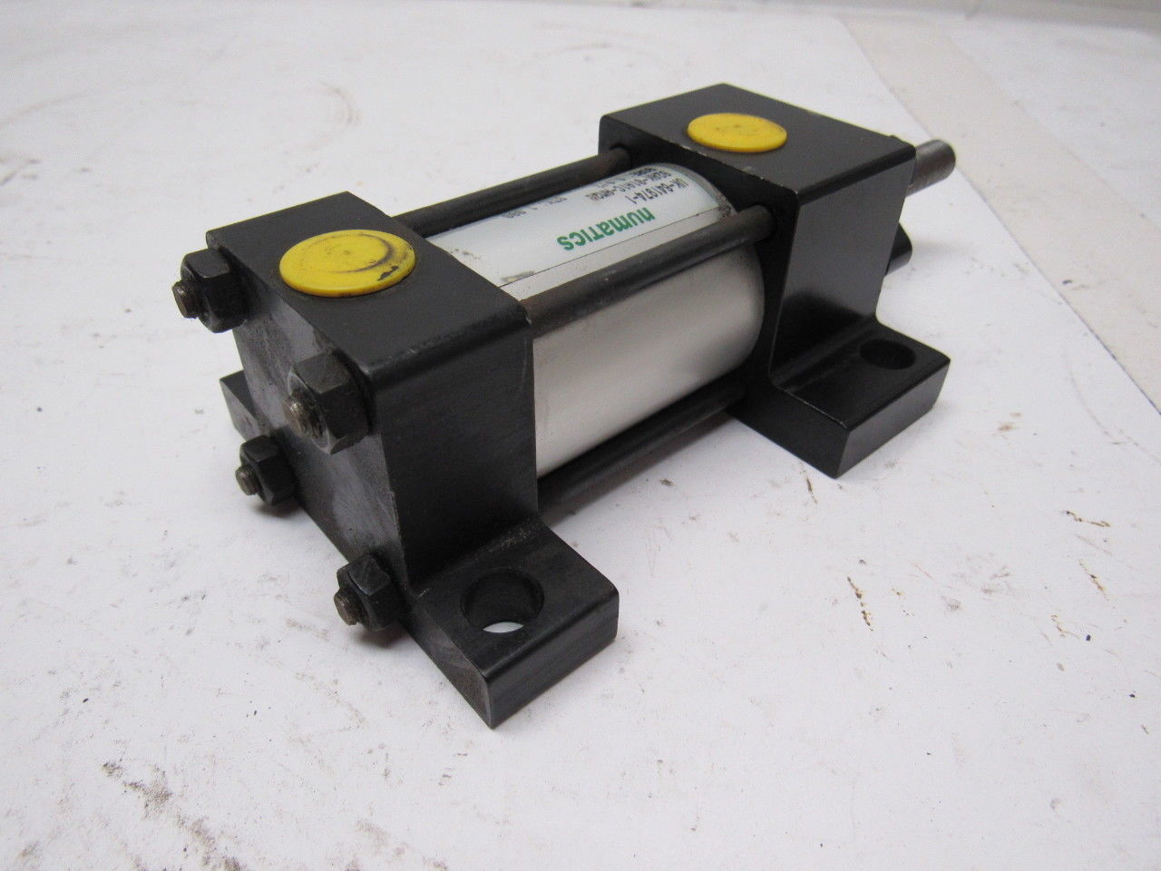 Numatics S2AK-01A1C-AM22 Pneumatic Air Cylinder 1-1/2" Bore 1" Stroke