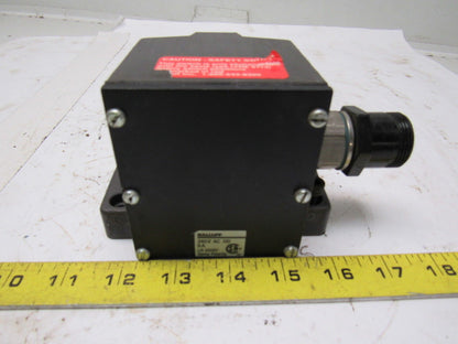 Balluff BNS-113-D04-L12-100 Mechanical 4 Position Roller Limit Switch