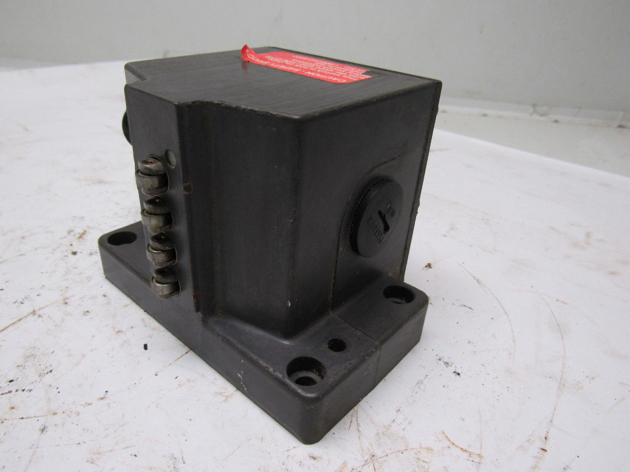 Balluff BNS-113-D04-L12-100 Mechanical 4 Position Roller Limit Switch