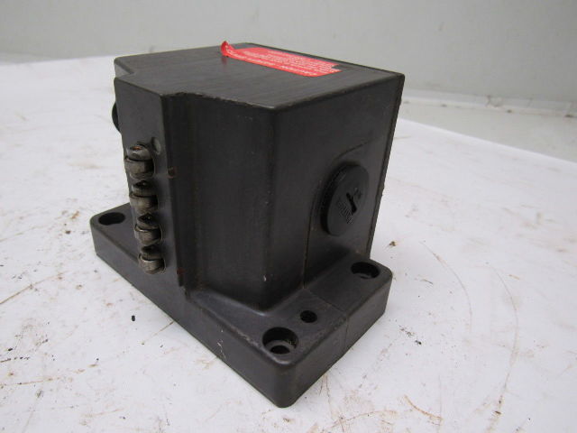 Balluff BNS-113-D04-L12-100 Mechanical 4 Position Roller Limit Switch