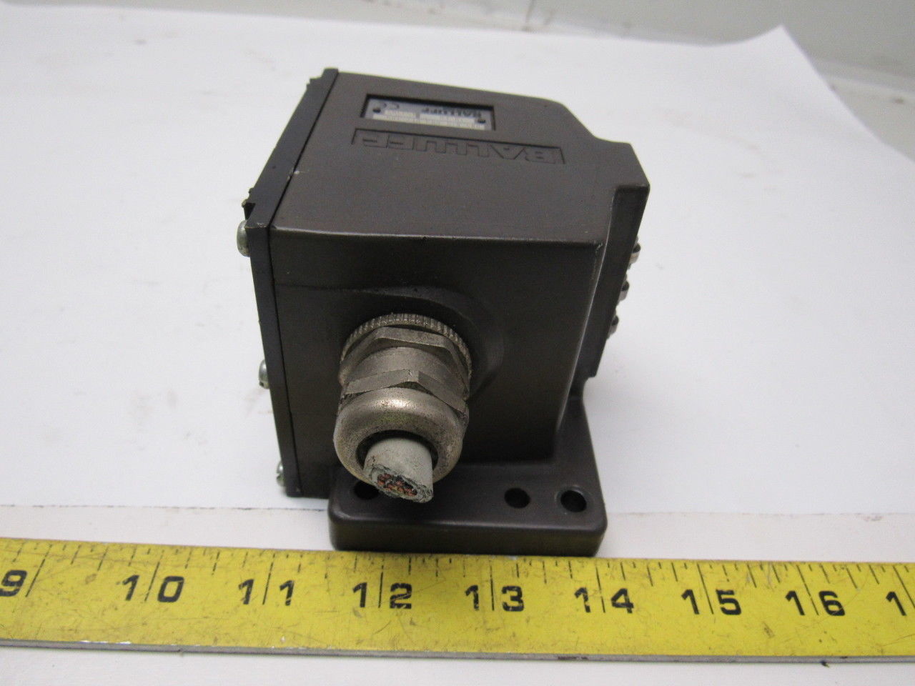 Balluff BNS-819-D03-R12-100 Mechanical 3 Position Roller Limit Switch
