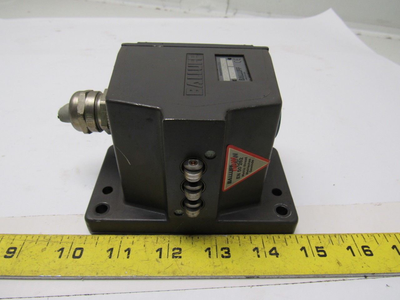 Balluff BNS-819-D03-R12-100 Mechanical 3 Position Roller Limit Switch