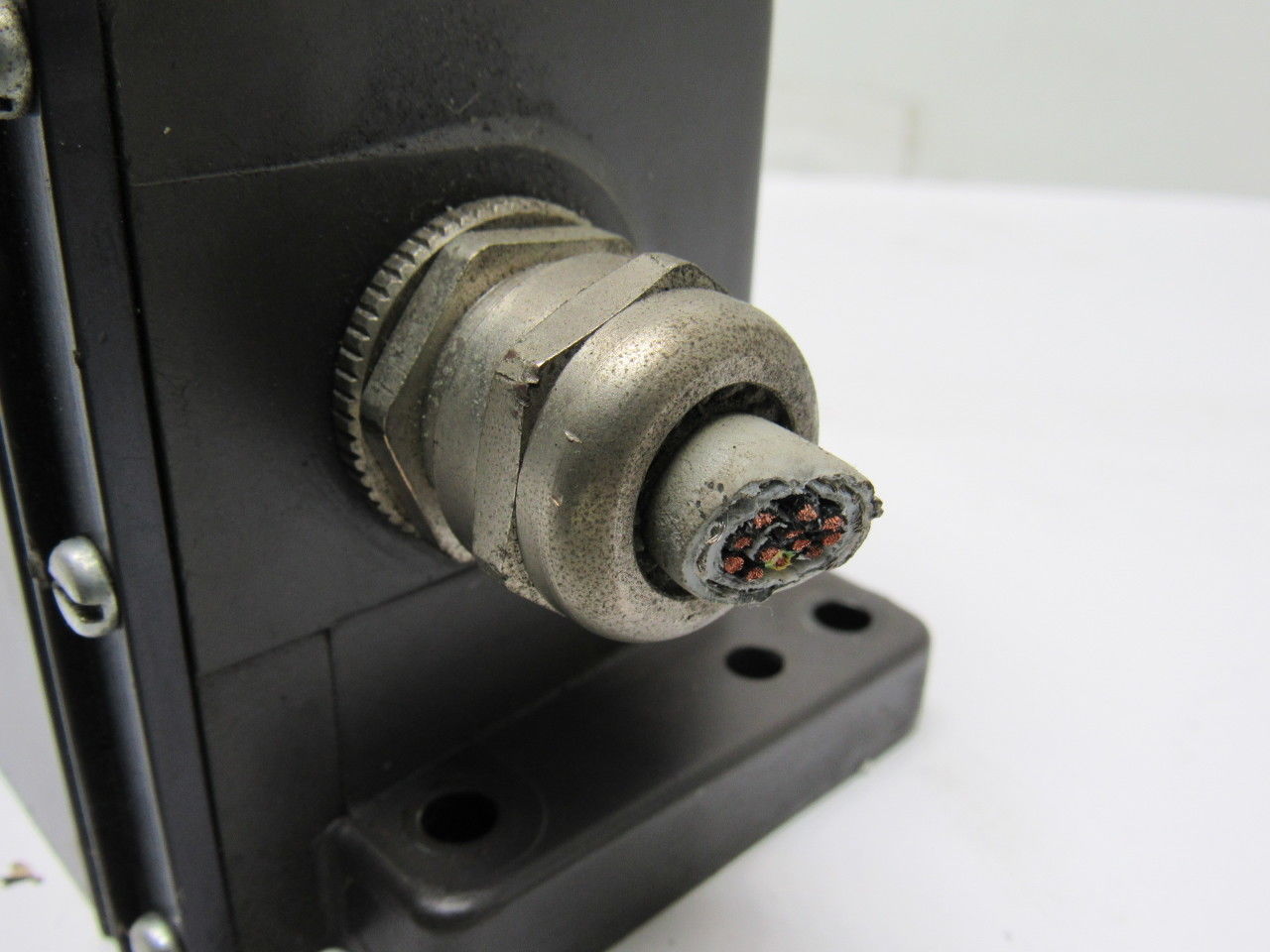 Balluff BNS-819-D03-R12-100 Mechanical 3 Position Roller Limit Switch