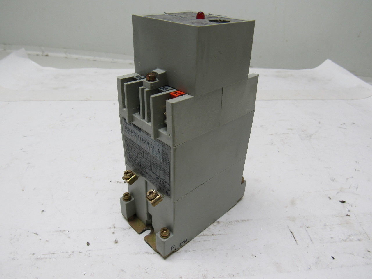 A-B Allen Bradley 700-RTC1110OU24 Series A Solid State Adjustable Timing Relay
