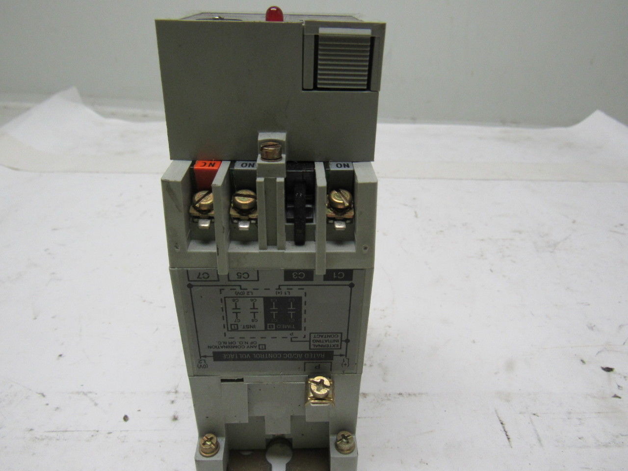 A-B Allen Bradley 700-RTC1110OU24 Series A Solid State Adjustable Timing Relay