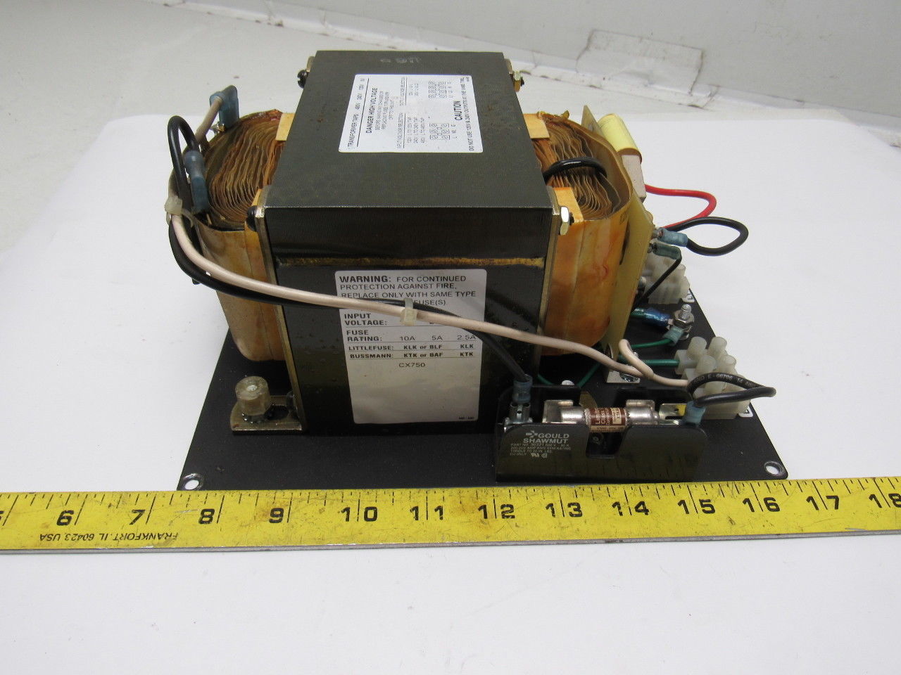 ONEAC  006-716 Power Conditioning Transformer In 120/240/480 Out 120/240 1Ph