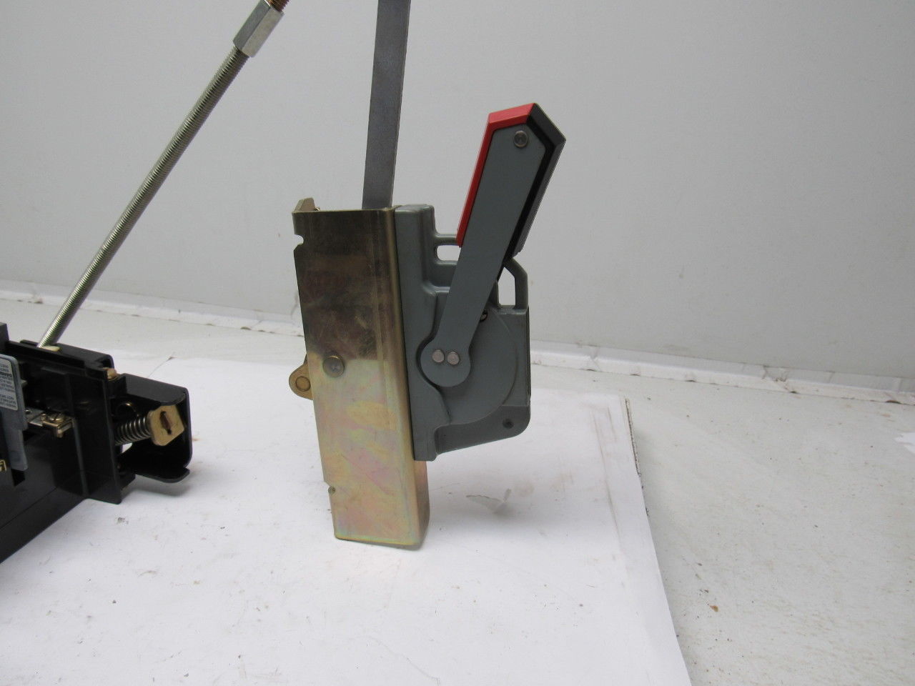 Allen Bradley 1494V-DS30 Series A 30A 3 Pole Disconnect Block W/Door Operator