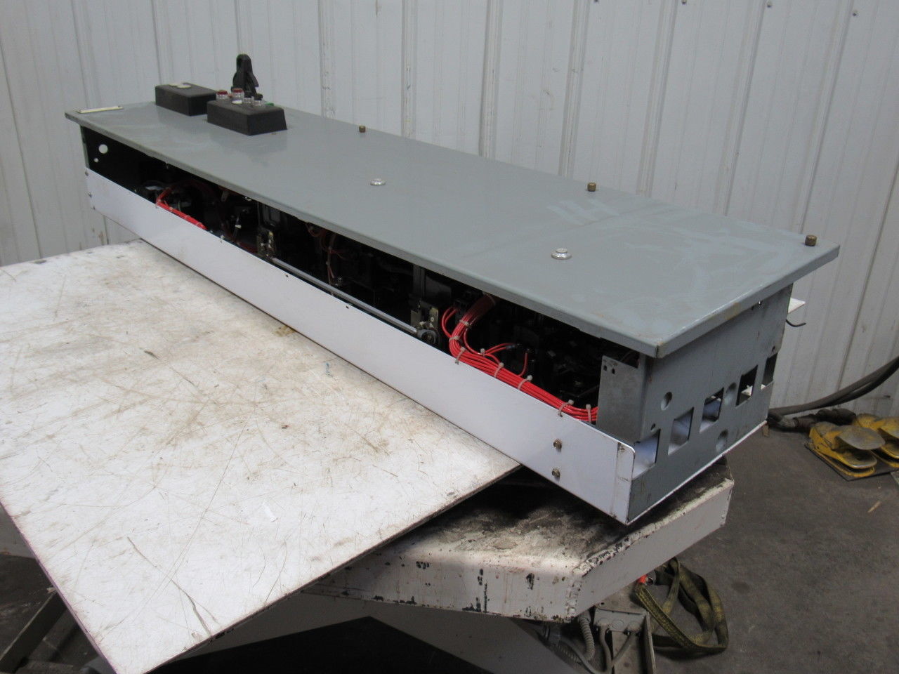 Allen Bradley 520VF-EOD-XXX Ser B 2 Speed Starter 50HP Size 3 Bucket Assembly