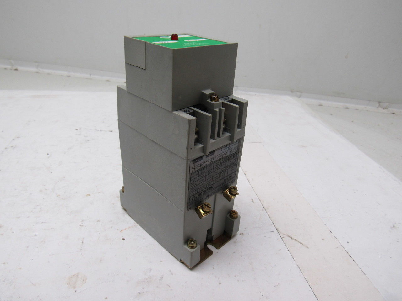 Allen Bradley 700-RTC13Z010U24 Solid State Fixed Time Delay Relay OFF 1 SEC.