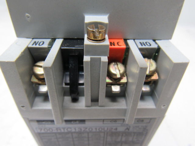 Allen Bradley 700-RTC13Z010U24 Solid State Fixed Time Delay Relay OFF 1 SEC.