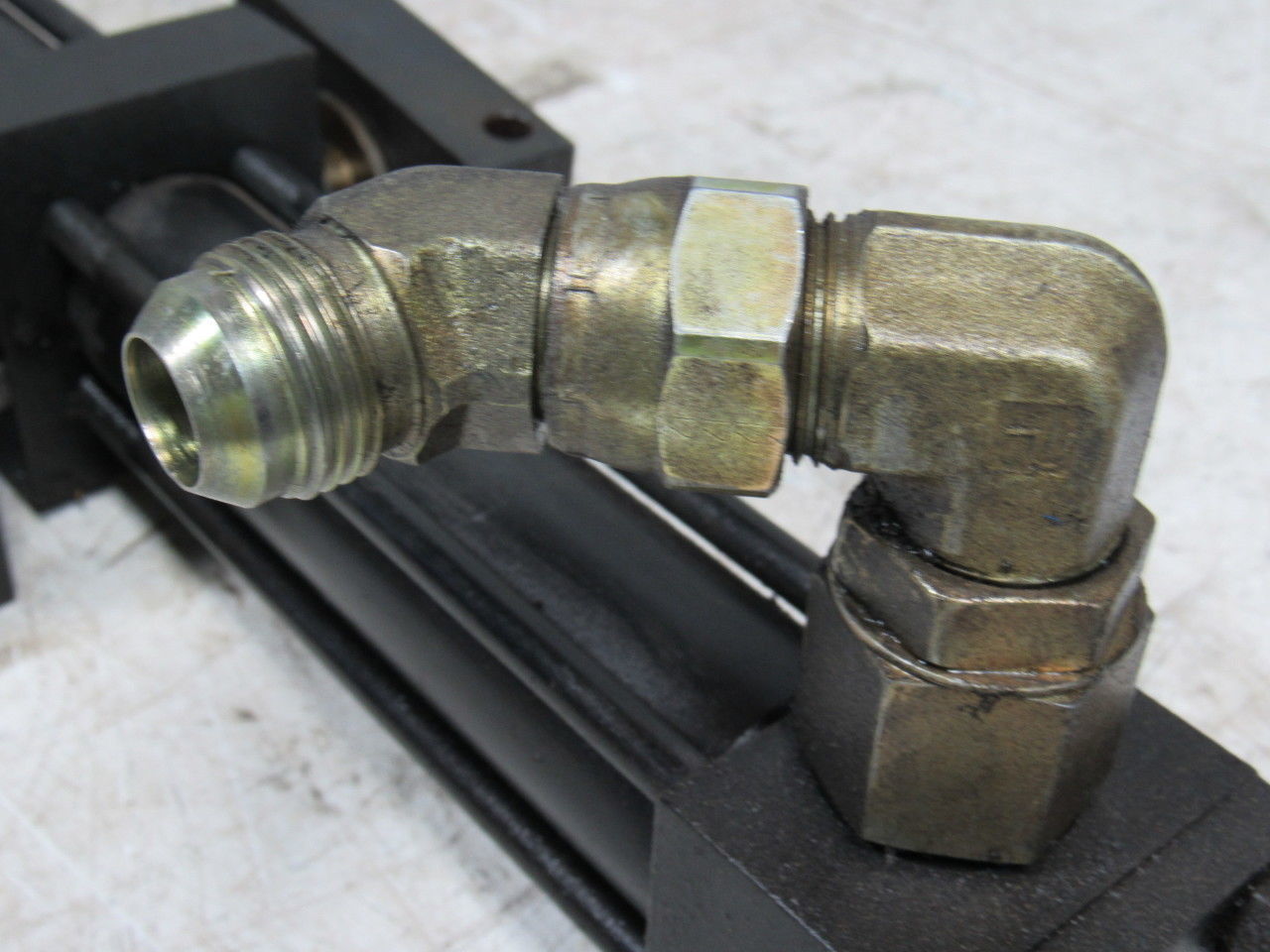 Parker 01.50 DDF2HLT24ACX30.000 2H Hydraulic Cylinder 1-1/2" Bore 30" Stroke