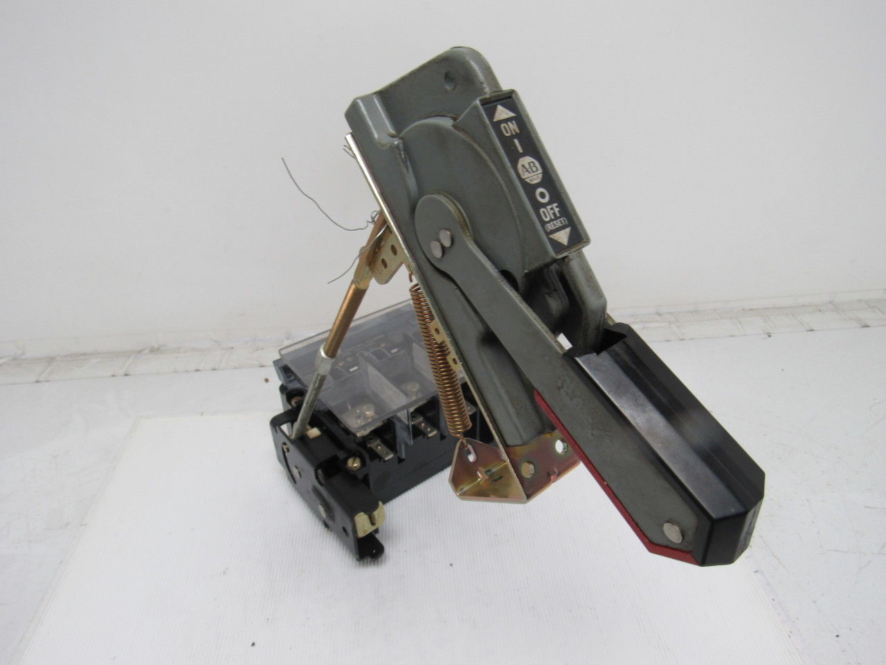 Allen Bradley 1494V-DS100 Ser B Disconnect Switch 100A 600V Non-Fused Left Hand