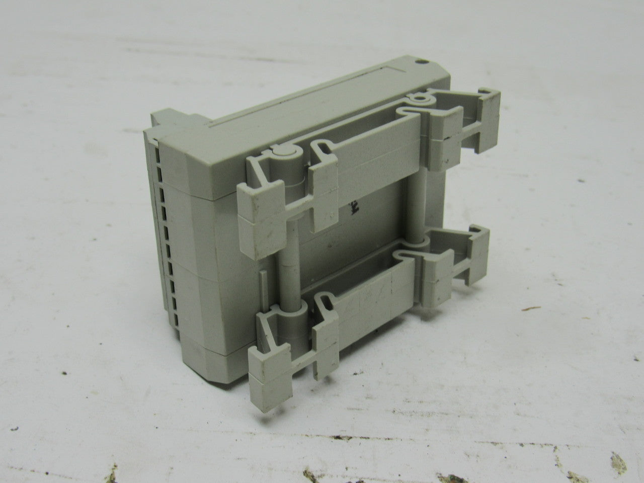 A-B Allen Bradley 1492-1FM20D24N Series A Rail Mount Interface Module