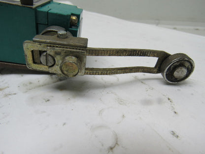 Allen Bradley 802M-NX22 Ser. A 5-24 V Limit Switch Adjustable Rocker Roller Arm