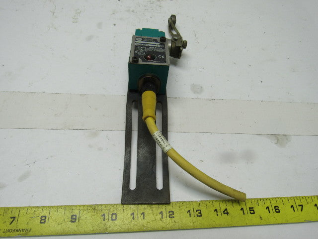 Allen Bradley 802M-NX22 Ser. A 5-24 V Limit Switch Adjustable Rocker Roller Arm