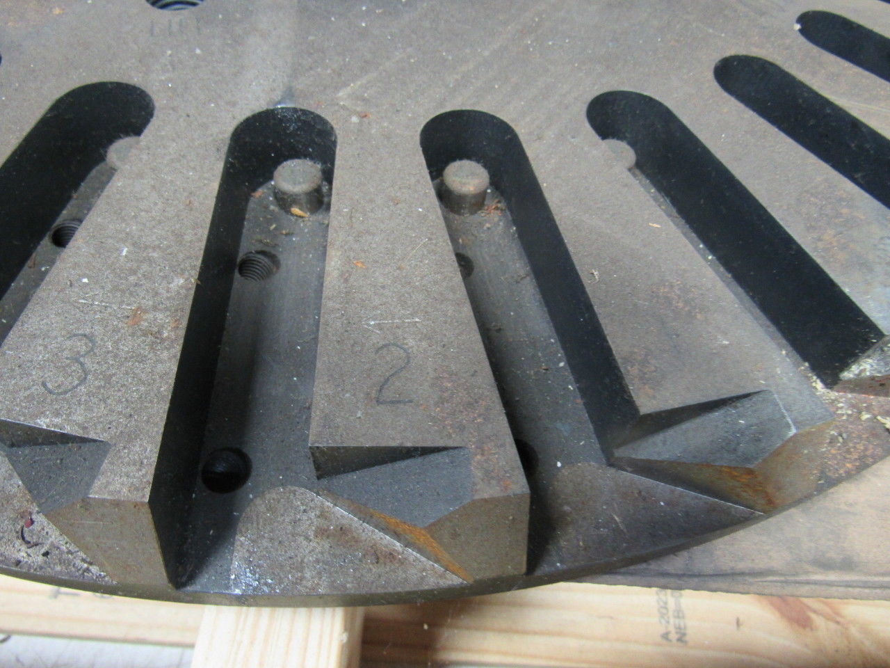 Ingersoll/Kennametal 27-1/2" Cut Dia 30 Cutter Face Mill Plate W/New Tooling